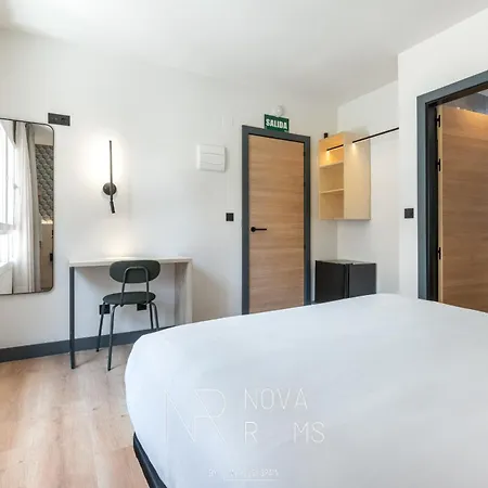 Pensión Novarooms By Myhousespain *